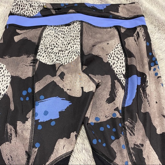 Lululemon Run Inspire Crop II - Picture 4 of 13